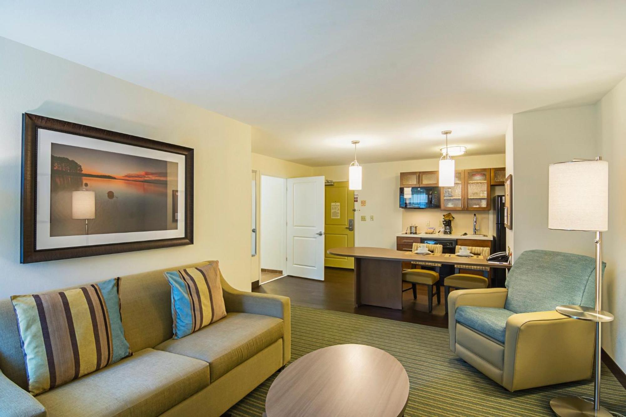 แคนเดิลวูด สวีท เพนซาโคลา - ยูนิเวอร์ซิตี้ แอเรีย Hotel ภายนอก รูปภาพ