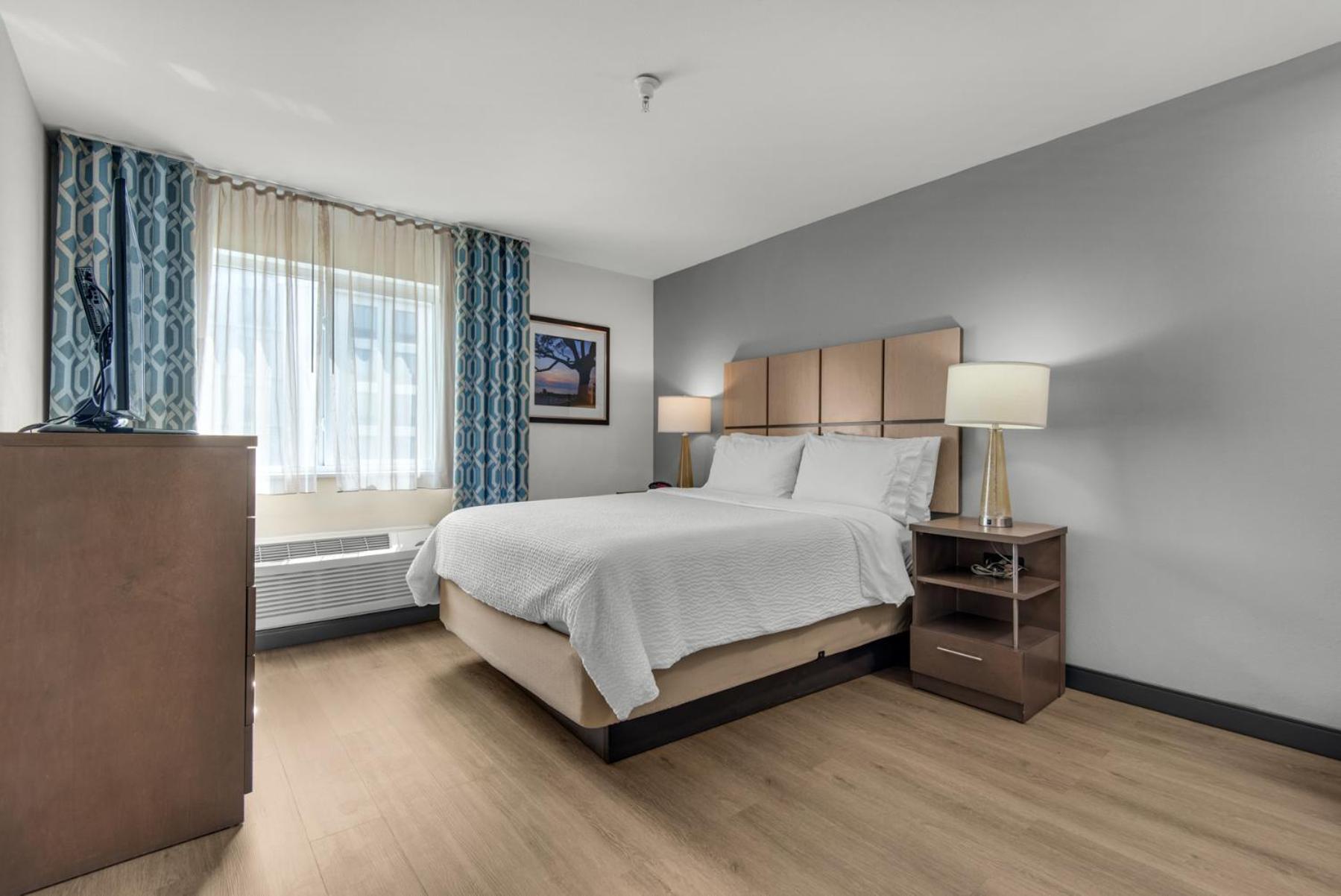 แคนเดิลวูด สวีท เพนซาโคลา - ยูนิเวอร์ซิตี้ แอเรีย Hotel ภายนอก รูปภาพ