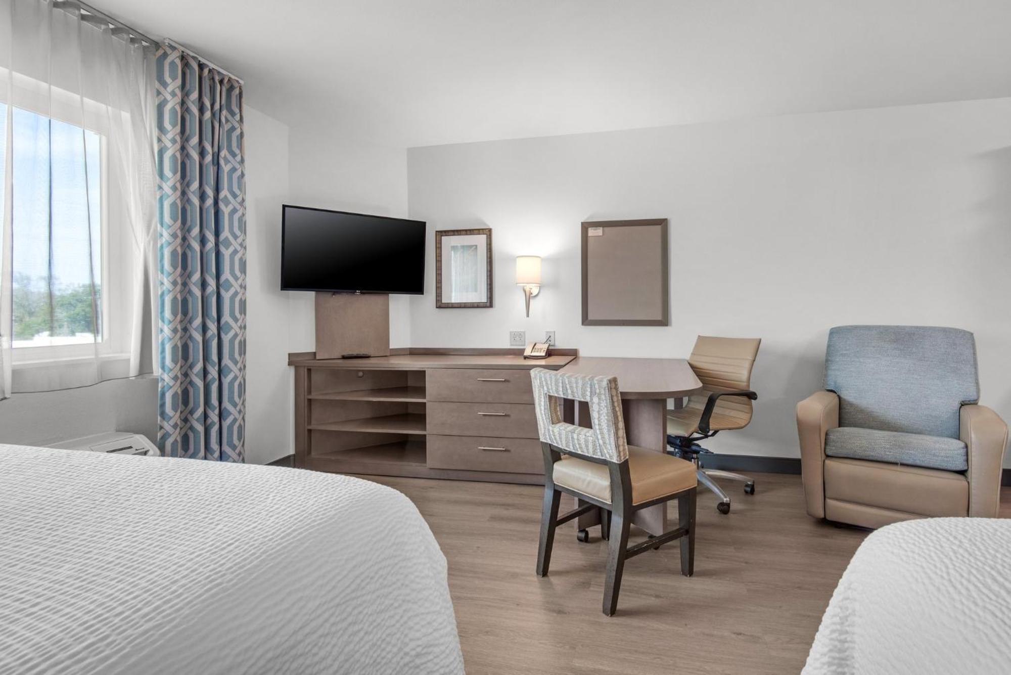 แคนเดิลวูด สวีท เพนซาโคลา - ยูนิเวอร์ซิตี้ แอเรีย Hotel ภายนอก รูปภาพ